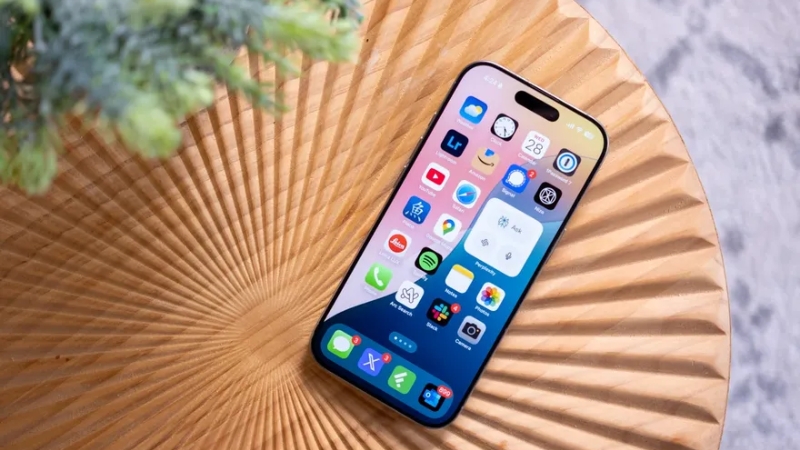 Cập nhật iOS cho iPhone là cách hiệu quả để thiết bị hoạt động mượt mà, nâng cấp tính năng mới