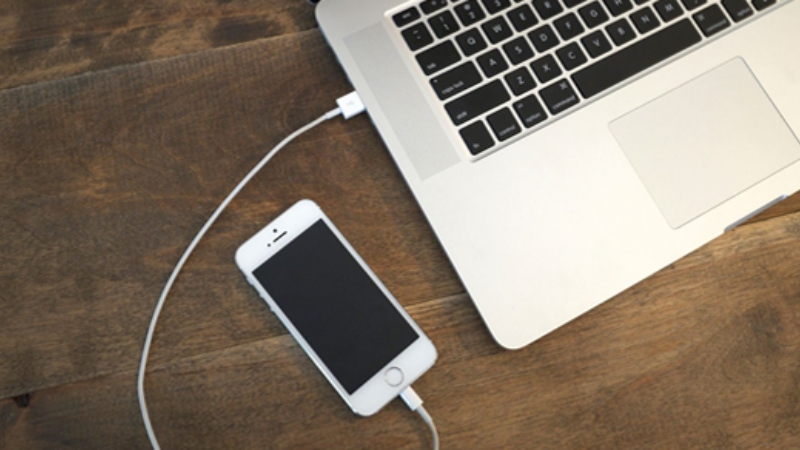 Kết nối iPhone với máy tính