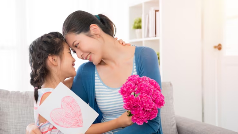 Ngày 20/10, hãy ôm mẹ thật lâu và nói lời yêu thương từ trái tim