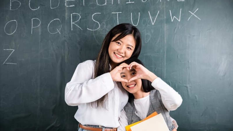 Gửi trái tim đến cô giáo, cảm ơn vì những ngày dìu dắt học sinh ngày 20/10