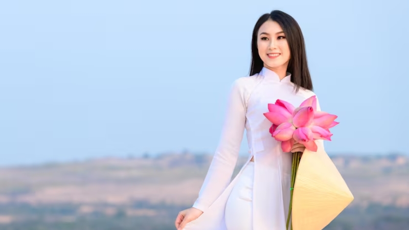Duyên dáng áo dài, nụ cười rạng rỡ chúc mừng 20/10