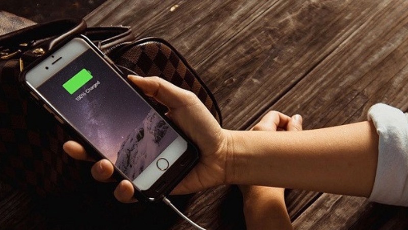 Đảm bảo pin trên 50% trước khi cập nhật iOS 26