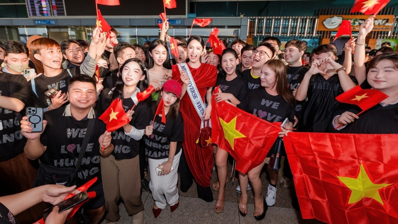 Hương Giang chính thức sang Thái Lan tham gia Miss Universe 2025