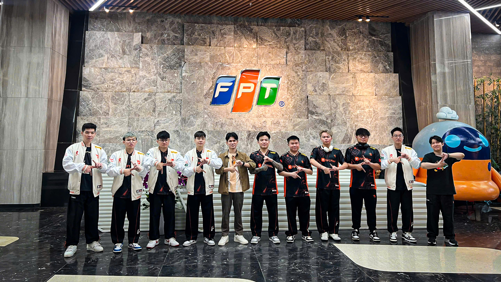 FPT x Flash - Chiến thắng Đấu Trường Danh Vọng Mùa Đông 2025, sẵn sàng cho SEA Games 33