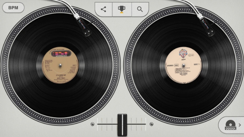 Trở thành DJ chuyên nghiệp, tự tay mix nhạc trên bàn xoay ảo đầy phong cách