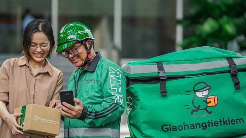 Mã vận đơn GHTK thường nằm dưới mã vạch trên phiếu gửi hàng