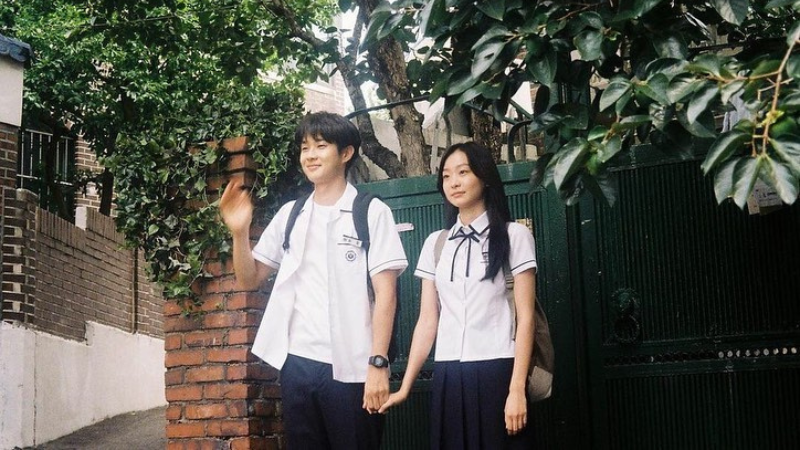 Tìm lại tình yêu và ký ức học đường trong Mùa hè yêu dấu của chúng ta