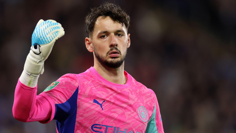 James Trafford cân nhắc rời Man City tìm cơ hội thi đấu mới