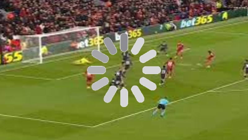 Xem Ngoại Hạng Anh miễn phí trên website lậu thường gặp tình trạng giật lag