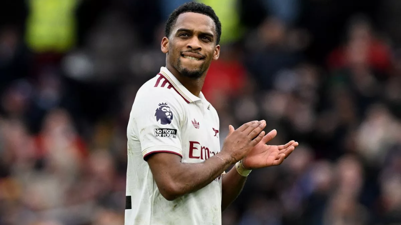 Jurrien Timber giục Arsenal trở lại sau khi thua Aston Villa