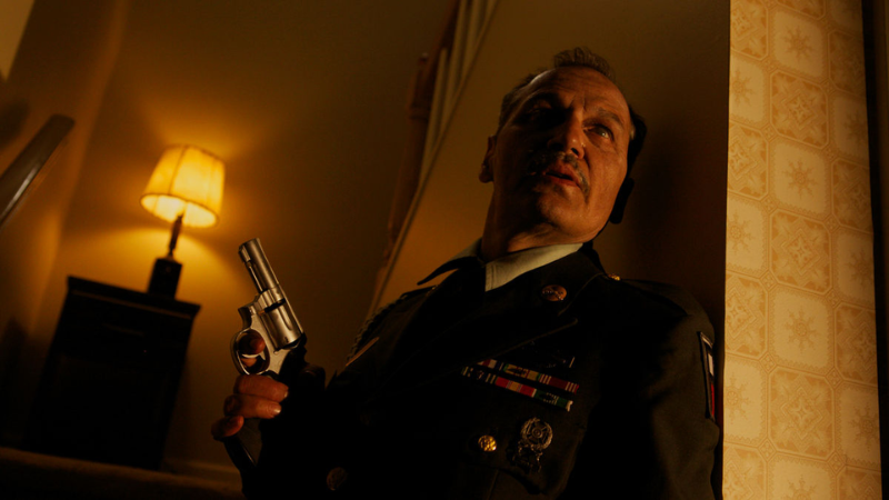 Cựu chiến binh khiếm thị đối đầu người sói trong phim Late Phases