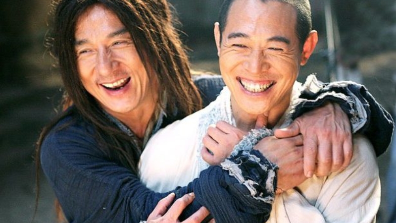 Lần đầu tiên hai huyền thoại Thành Long và Lý Liên Kiệt xuất hiện trong một bộ phim