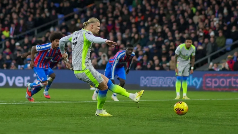 Haaland nhanh hơn hẳn các tiền bối trong việc chinh phục cột mốc 100 bàn