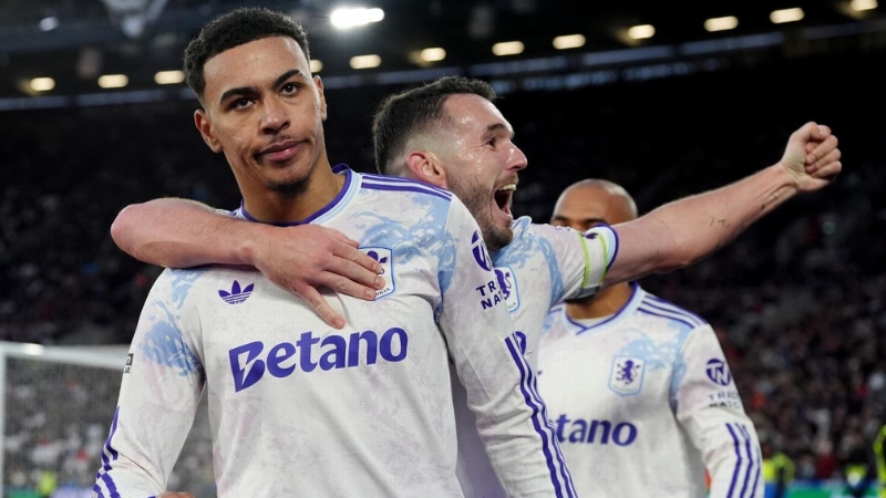 Jamie Carragher chỉ cầu thủ quan trọng nhất của Aston Villa