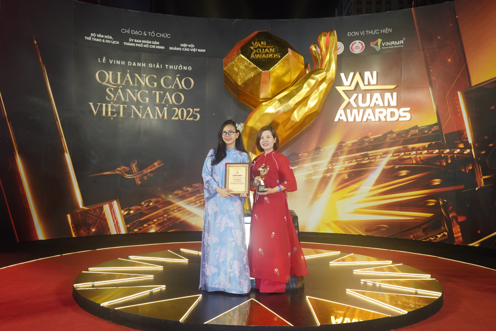 FPT nhận giải tại Vạn Xuân Award