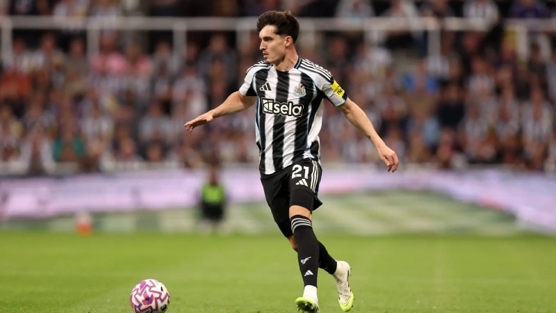 Khả năng cao Tino Livramento chưa thể thi đấu trở lại cho đến đầu năm 2026