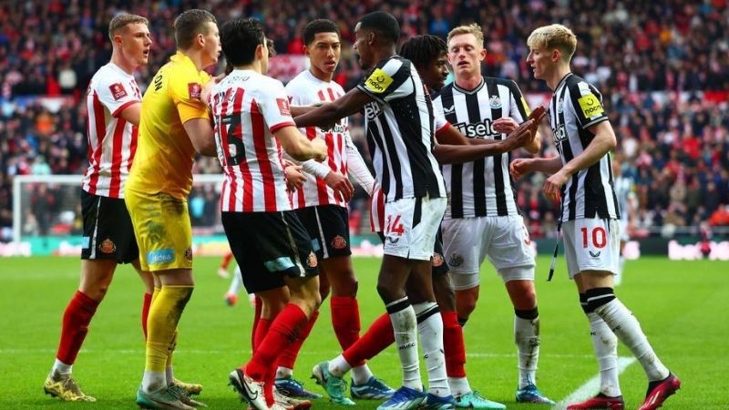 Derby nảy lửa vùng Đông Bắc nước Anh giữa Newcastle và Sunderland