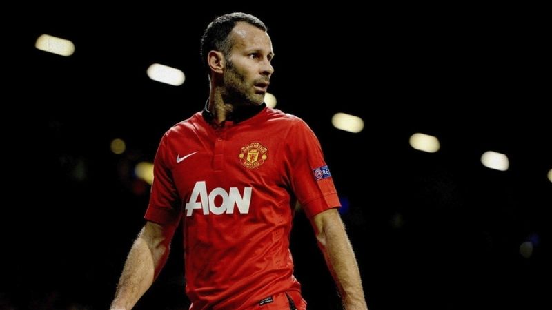 Ryan Giggs với kỷ lục 13 lần cùng MU vô địch Ngoại hạng Anh
