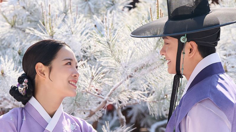 Phim bộ Hàn Quốc Sông Trăng Hoán Mệnh với bối cảnh cổ trang hùng vĩ