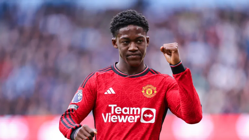 Kobbie Mainoo có thể được trao cơ hội đá chính nếu kịp bình phục