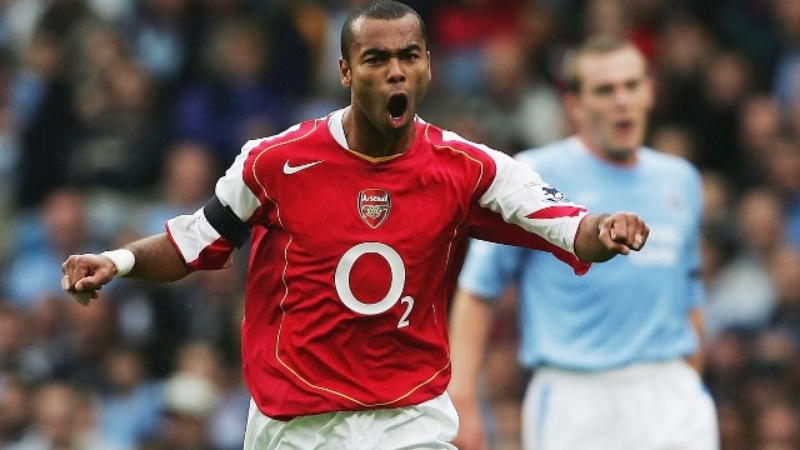 Ashley Cole - hậu vệ trái toàn diện và là nỗi ác mộng của mọi tiền đạo
