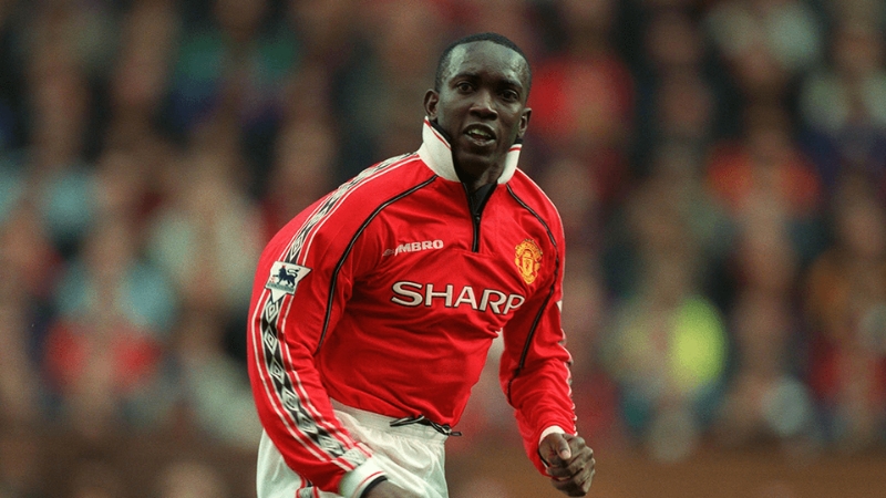 Dwight Yorke là cầu thủ nước ngoài đầu tiên đạt 100 bàn vào năm 2000