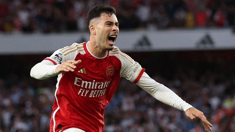 Gabriel Martinelli với tốc độ xé gió là mũi khoan lợi hại bên hành lang cánh trái