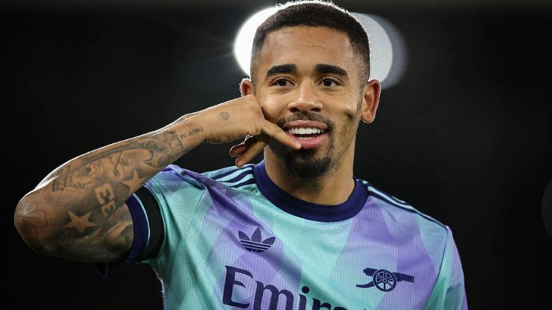Gabriel Jesus đánh dấu sự trở lại sau chấn thương bằng bàn thắng quan trọng