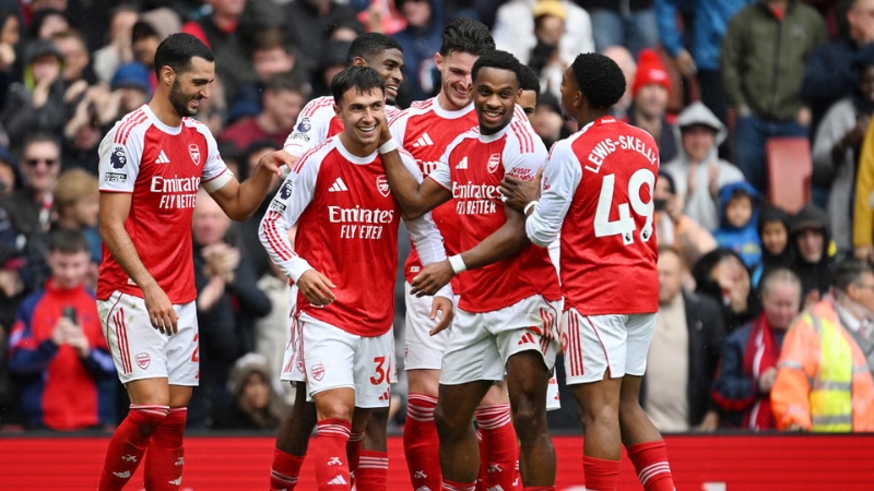 Cầu thủ Arsenal ăn mừng chiến thắng trước Nottingham ngày 13/09