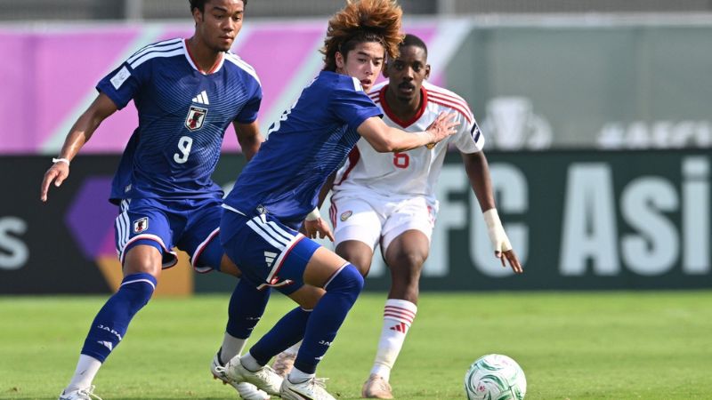 U23 Nhật Bản là đội đầu tiên giành vé vào tứ kết