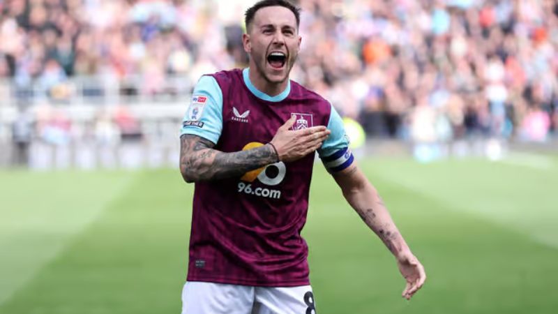 Đội trưởng Josh Brownhill là chốt chặn quan trọng ở tuyến giữa,