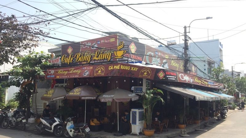 Bằng Lăng Coffee là điểm đến thường xuyên của cả fan bóng đá và game thủ