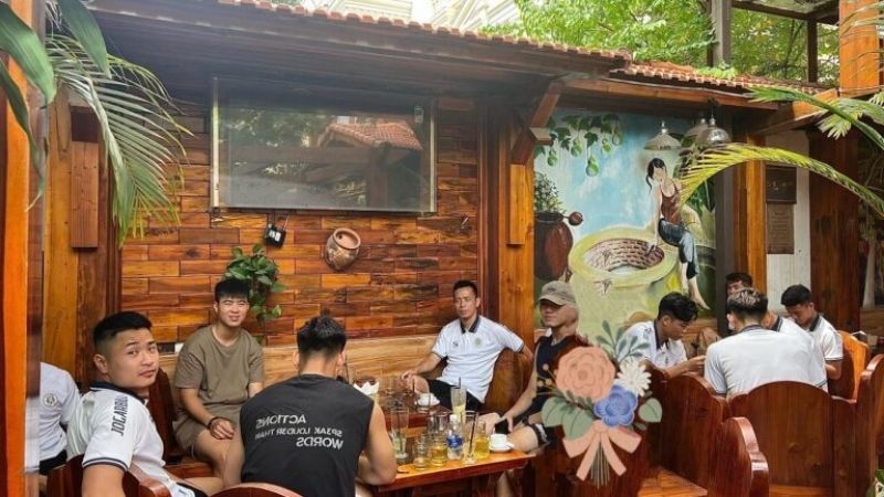 Xem bóng đá tại Mộc Quán Hải Phòng với không gian rộng và thoáng mát