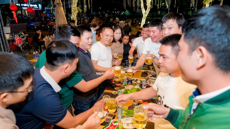 Đông Phương 1 là nhà hàng nổi tiếng với không gian trẻ trung, hiện đại