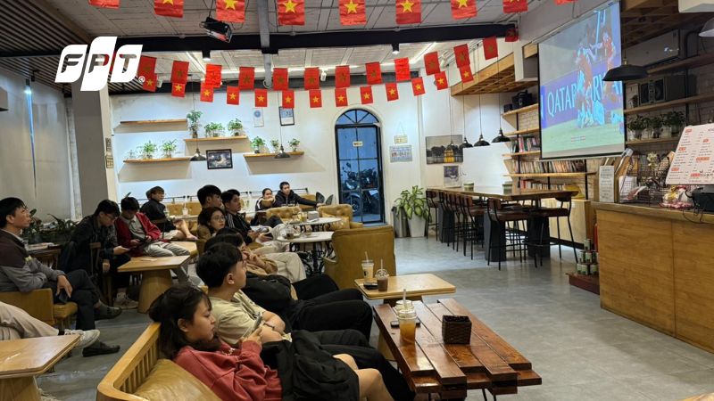 Tổng hợp qu&aacute;n cafe b&oacute;ng đ&aacute; H&agrave; Nội xem b&oacute;ng đ&aacute; s&ocirc;i động
