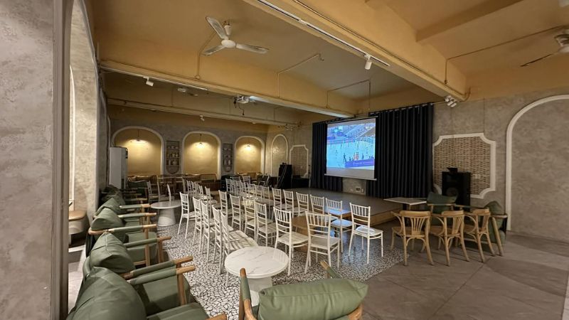 Không gian với tông màu sang trọng tại B59 Coffee