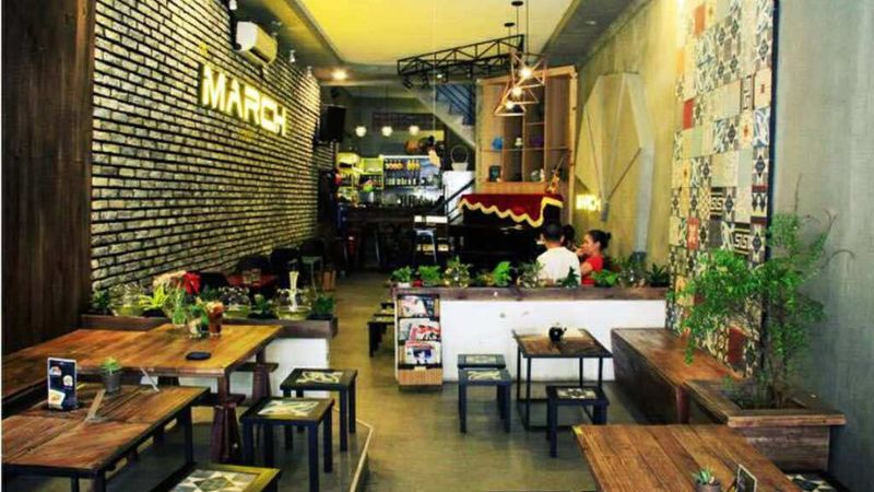 The March Coffee 24/7 & Acoustic tại Quận 3