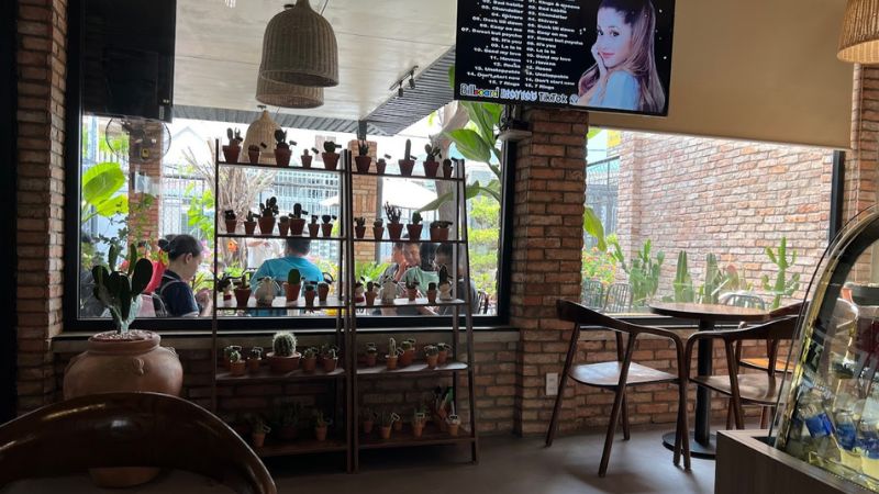 Tana Coffee là quán cafe xem bóng đá ở tphcm có máy lạnh
