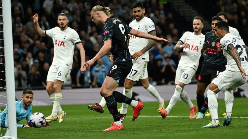 Hình ảnh trận thua 0-2 của Man City trước Tottenham ở lượt đi