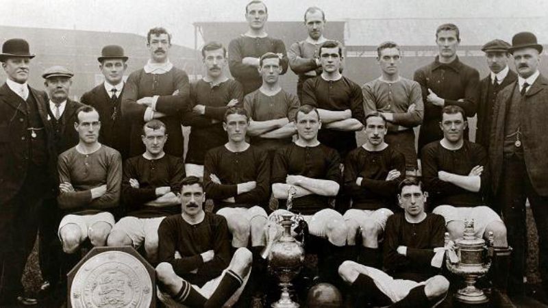 Năm 1908, MU vô địch First Division lần đầu tiên