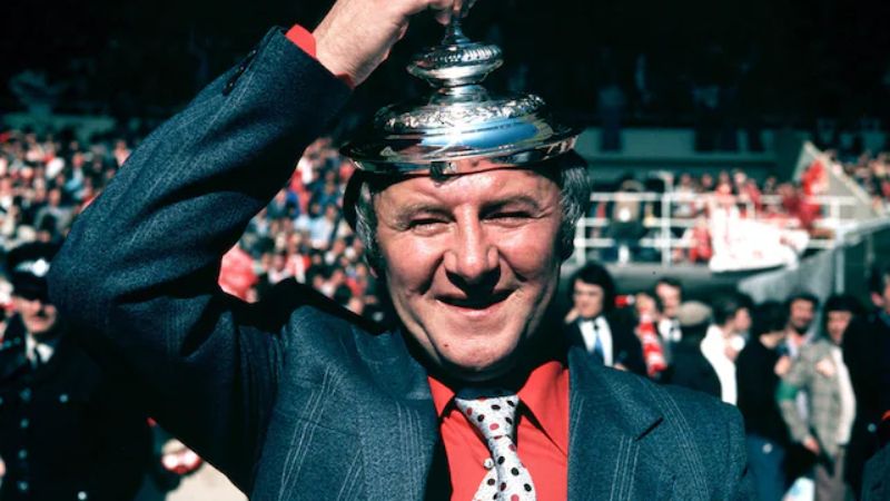 Tommy Docherty đã dũng cảm thực hiện công cuộc tái thiết lại MU