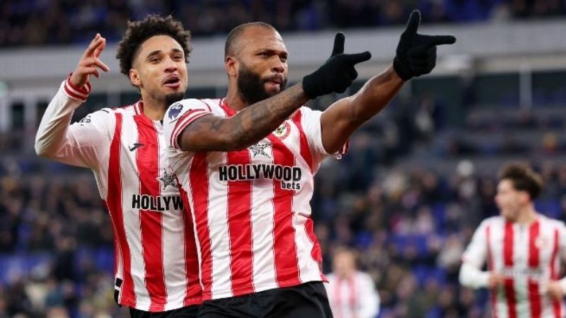 Brentford sẵn sàng cho chuyến hành quân tới sân Villa Park