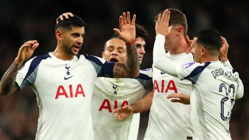 Tottenham trong trận thắng trước Dortmund