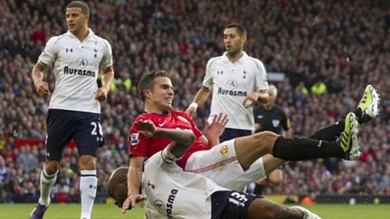 Gareth Bale giúp Gà trống hạ MU 3-2 ngay tại Old Trafford