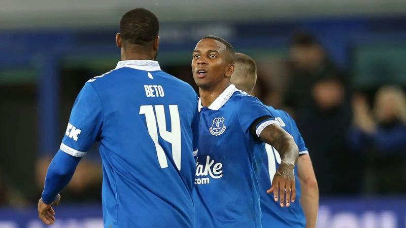 Everton cũng đang không có phong độ quá ổn định mùa này