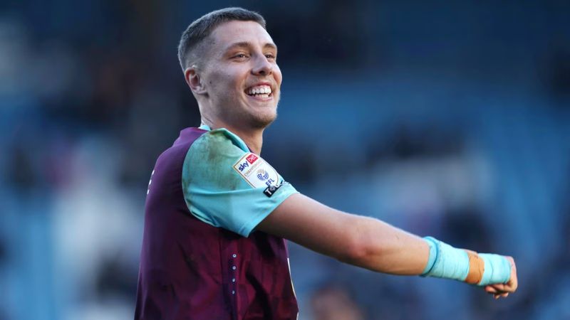 Maxime Esteve được mong đợi trở lại ngay trận Burnley vs West Ham