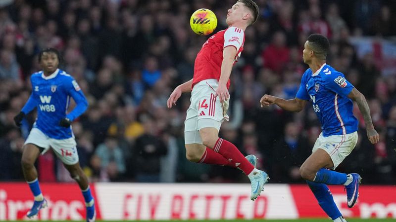 Sunderland vừa để thua 3-0 trước Arsenal