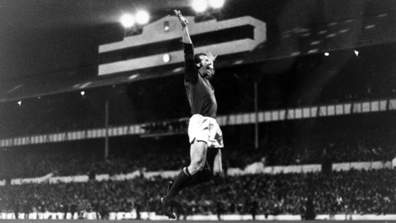 Ray Kennedy ăn mừng bàn thắng vô địch của Arsenal tại White Hart Lane năm 1971