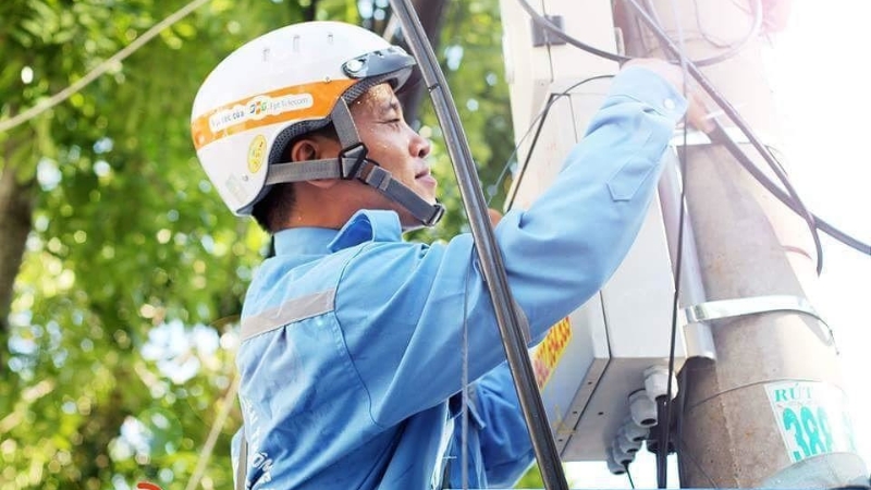 Kỹ thuật viên tận tình của FPT tại quận Tân Bình