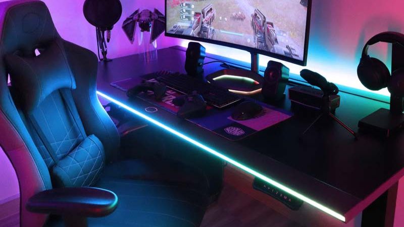 Bàn và ghế công thái học giúp bạn thoải mái “leo rank”